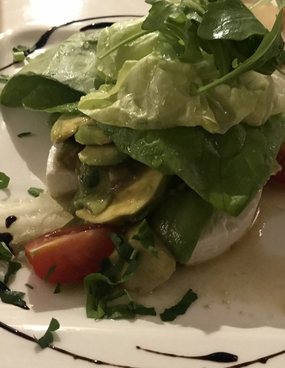 Gasthaus Salletmeier Menü Knackige Salate Avocado Salat